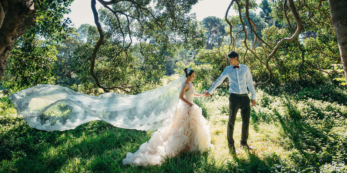 Groom and bride photo in bushland